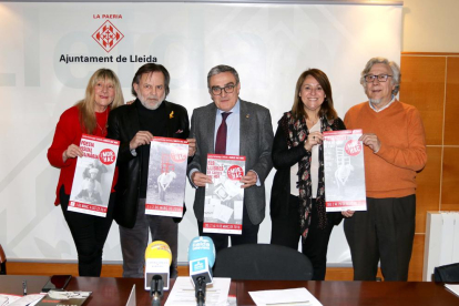 Presentació ahir a la Paeria de l’homenatge la setmana que ve a la figura i l’obra de Carles Hac Mor.