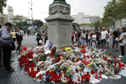Imagen de archivo del memorial a las víctimas del atentado de agosto, en Les Rambles de Barcelona.