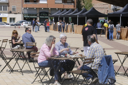 Les temperatures a l’alça van acompanyar ahir els visitants del festival gastronòmic a la plaça de la Llotja de Lleida.