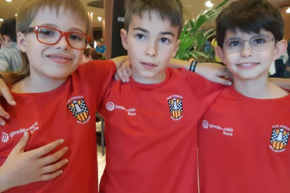 Estos son los tres integrantes del equipo del Club Escacs Mollerussa que ha ganado el Catalán Sub’8.