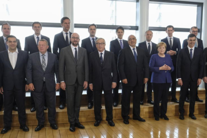 Merkel y Macron abren la puerta a acuerdos migratorios entre países de la UE que 