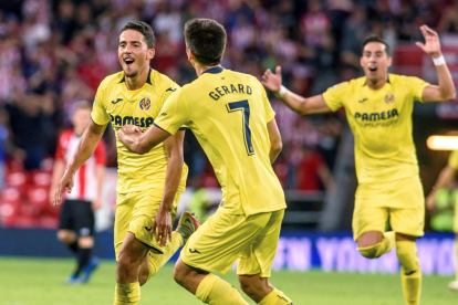Los jugadores del Villarreal celebran el gran tanto de Fornals.