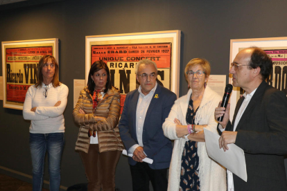 Inauguración de la exposición de carteles de conciertos de Ricard Viñes en París, ayer en el IEI.
