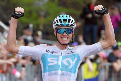 Chris Froome en el moment de guanyar l’etapa d’ahir, que li va donar el liderat al Giro.