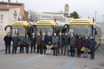 Lleida estrena 5 nous autobusos híbrids