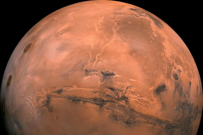 Descobreixen un llac d'aigua liquida i salada a Mart