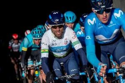 Valverde sigue líder tras una etapa con final en Torrefarrera