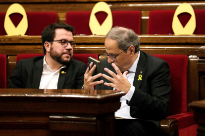 Pere Aragonès i Quim Torra, ahir al ple del Parlament.