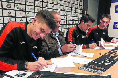Los tres canteranos firmaron el pasado mes de diciembre el contrato de renovación con el Força Lleida.