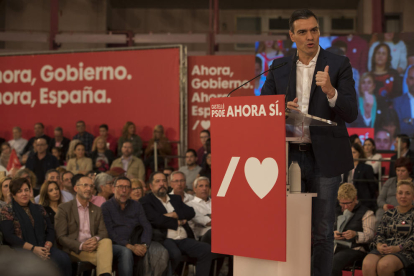 El candidat socialista, Pedro Sánchez, ahir en un míting a Castelló.