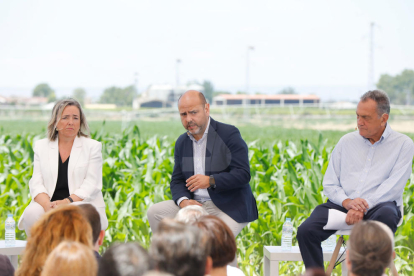 Presentó ayer en Gimenells el programa de los populares para la agricultura y la industria agroganadera y aseguró que “el agua será prioridad número uno” si gobierna