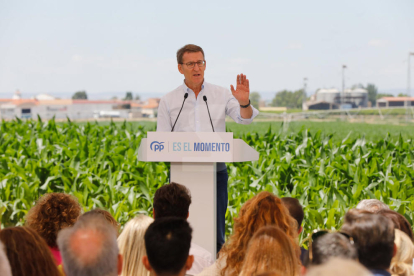 Presentó ayer en Gimenells el programa de los populares para la agricultura y la industria agroganadera y aseguró que “el agua será prioridad número uno” si gobierna