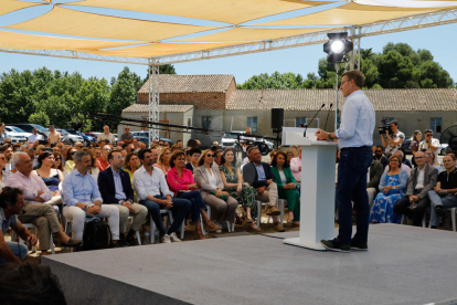 Presentó ayer en Gimenells el programa de los populares para la agricultura y la industria agroganadera y aseguró que “el agua será prioridad número uno” si gobierna