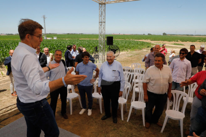 Presentó ayer en Gimenells el programa de los populares para la agricultura y la industria agroganadera y aseguró que “el agua será prioridad número uno” si gobierna