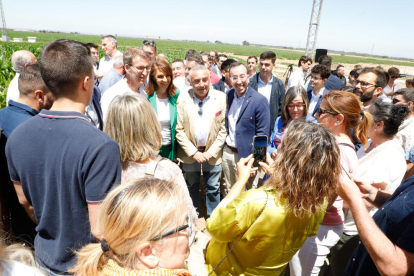 Presentó ayer en Gimenells el programa de los populares para la agricultura y la industria agroganadera y aseguró que “el agua será prioridad número uno” si gobierna