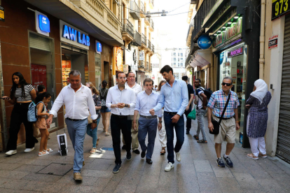 El alcalde de Madrid, Martínez-Almeida, de visita a Lleida, con Xavi Palau y Dante Pérez