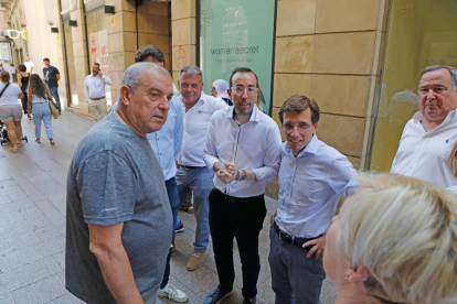 El alcalde de Madrid, Martínez-Almeida, de visita a Lleida, con Xavi Palau y Dante Pérez