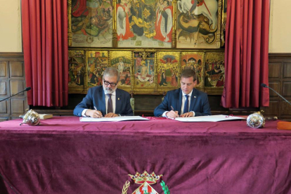 Larrosa y Cerdà firmaron ayer el acta de hermanamiento. 