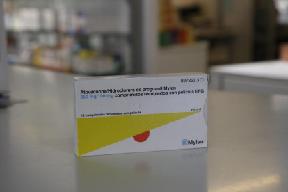 El tratamiento para prevenir la malaria consiste en pastillas que se venden en las farmacias.