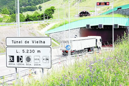 Imagen de archivo del túnel de Vielha con la antigua galería al fondo.