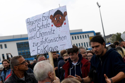 La ultraderecha alemana volvió a tomar ayer las calles contra las políticas migratorias de Angela Merkel.