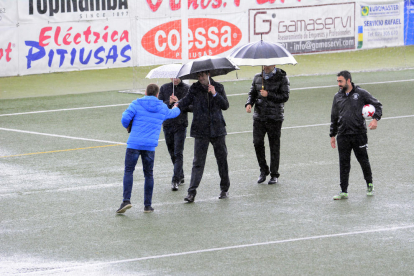 Mousa intenta superar el local Erik en una acció del partit jugat ahir i en el qual el Lleida va acabar sumant un punt.