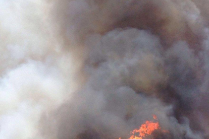 Imatge de l’incendi que es va declarar a Rocallaura l’estiu del 2016.