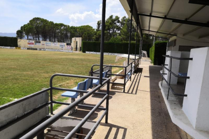 Estado actual de las instalaciones del campo de fútbol municipal de Tremp.