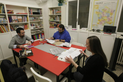 Una classe de l’Alliance Française, al carrer Ciutat de Fraga.