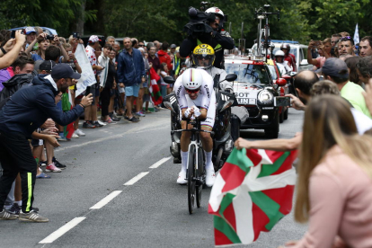 Geraint Thomas celebra su triunfo en el Tour de Francia después de terminar tercero en la única contrarreloj de esta edición.