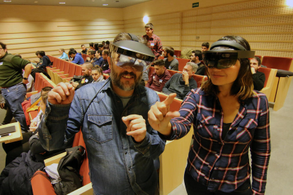 Les ulleres de realitat virtual i augmentada van ser la delícia ahir de la jornada celebrada al Parc Tecnològic de Gardeny.