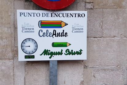 Un dels cartells que indica la ruta al Miguel Servet.