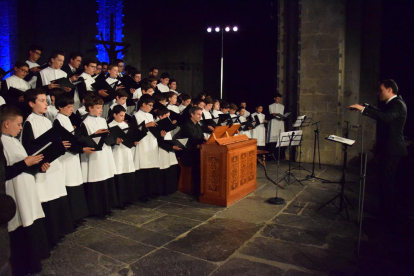 L’Escolania de Montserrat va protagonitzar ahir a la nit a la Catedral de la Seu el recital inaugural.