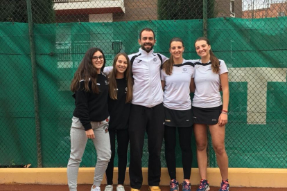 El equipo júnior femenino del Club Tennis Lleida, campeón de Catalunya 