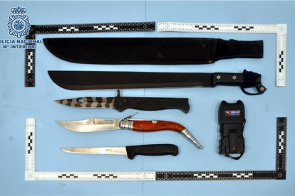 Imagen de las armas incautadas por la Policía Nacional.