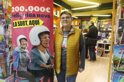 Rosa Guiu, propietària de la papereria de Lleida que va vendre un bitllet amb el 5è premi de la Grossa.