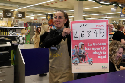 Rosa Guiu, propietària de la papereria de Lleida que va vendre un bitllet amb el 5è premi de la Grossa.