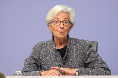 La presidenta del BCE, Christine Lagarde, apostó ayer por dejar “bastante tiempo” los tipos bajos.