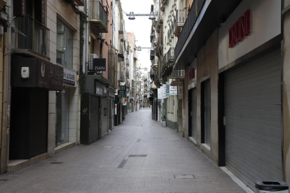 Atípica imatge del carrer Major de Lleida completament buit, el mes d’abril passat, per la Covid.