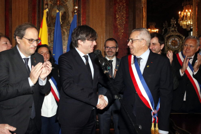 Torra, Puigdemont i l’alcalde de Perpinyà, Jean-Marc Pujol, ahir.