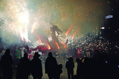 Imagen de archivo del “correfocs” del pasado año en las Festes de Tardor.
