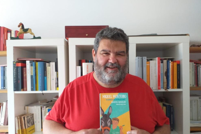 El escritor mallorquín Sebastià Bennassar presentó ayer vía telemática su libro sobre Miquel Montoro.
