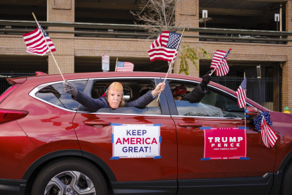 Simpatitzants de Trump en un cotxe, aquesta setmana a Iowa, un dels estats clau.