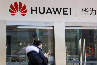 Huawei sanciona a dos empleados por un tuit corporativo enviado desde un iPhone