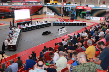 El Nou Congost de Manresa acogió ayer la asamblea de la Federació Catalana de Basquetbol.