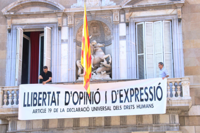 La JEC permite el mantenimiento de la pancarta que cuelga desde el viernes de la Generalitat.