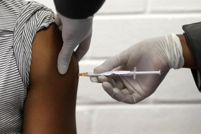 La vacuna de Pfizer y la de Moderna han demostrado una eficacia cercana al 95% durante los ensayos.