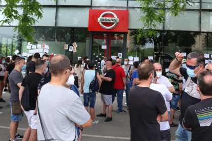Protesta de trabajadores de Nissan el viernes en L’Hospitalet.