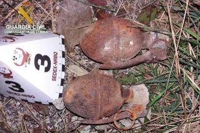 Imagen de las dos granadas en Abella de la Conca. 