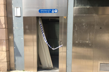 Vandalismo en el ascensor de la plaza Sant Joan